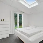 펜션 Four-bedroom In Spottrup