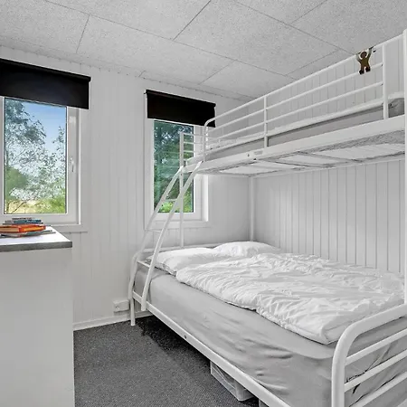 Four-bedroom In Casa vacanze