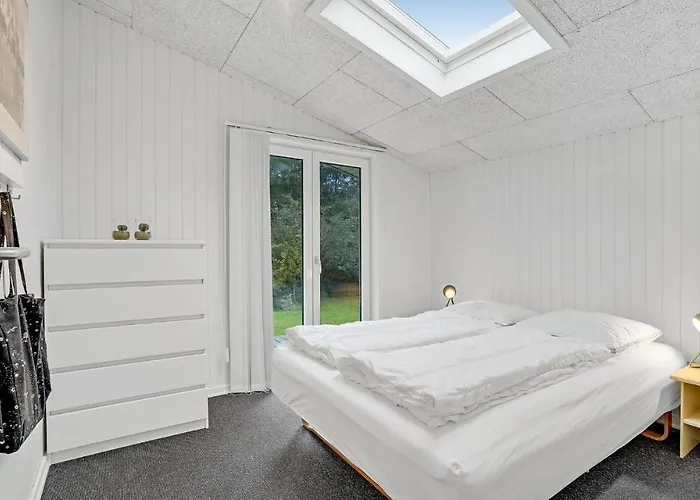 Casa de Férias Four-bedroom In Spottrup